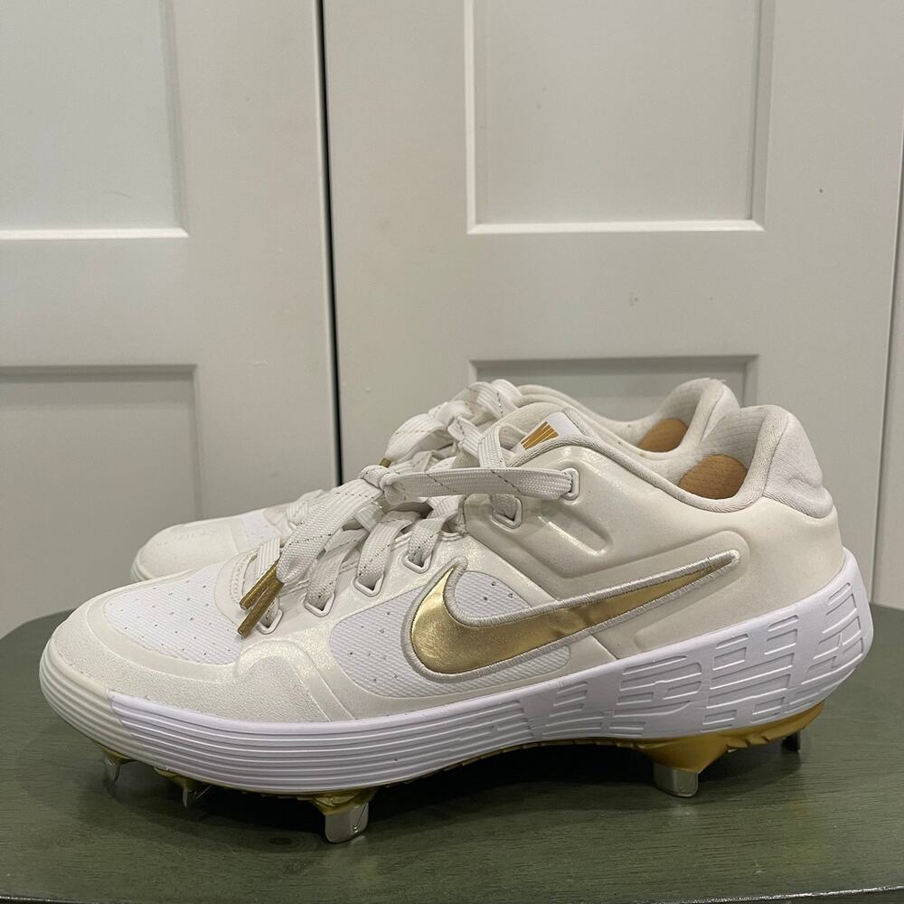 NEW WITHOUT THE BOX NIKE ALPHA HUARACHE ELITE 2 LOW CLEATS SZ 7 - 9113